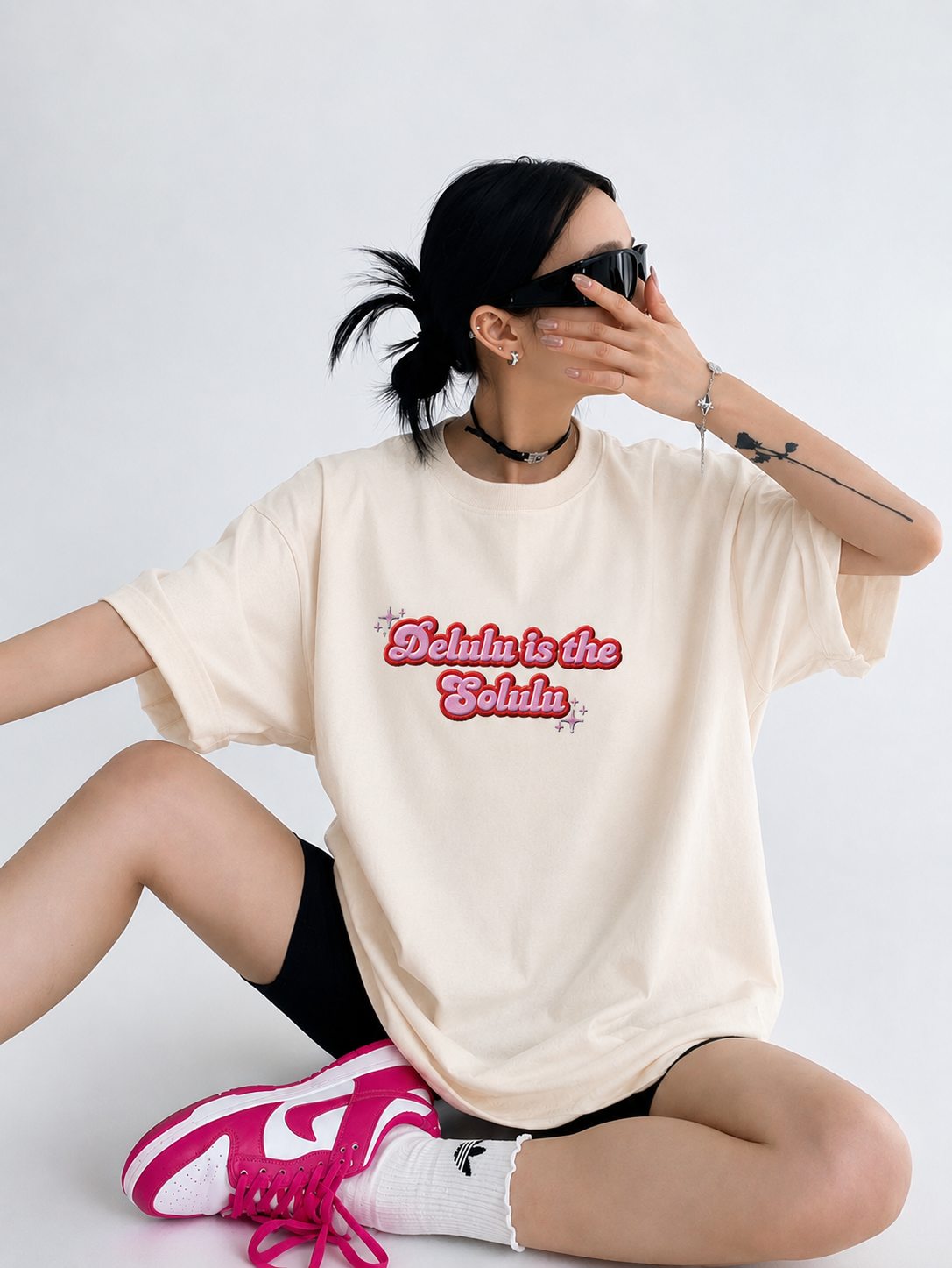 DELULU IS THE SOLULU  embroidered tee